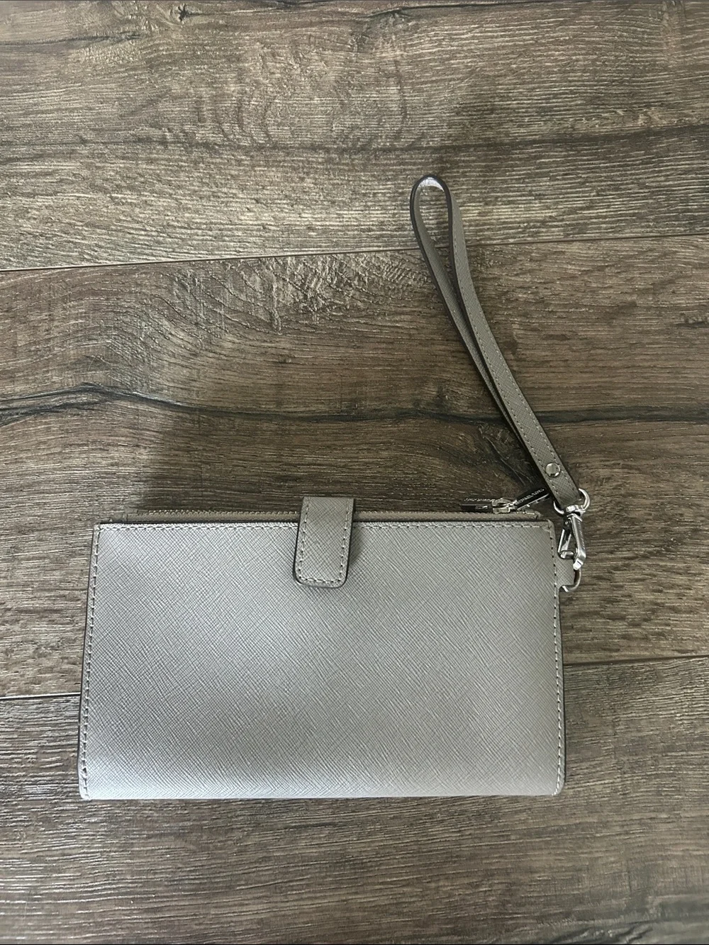 Michael Kors Metallic Silver Saffiano Wristlet
